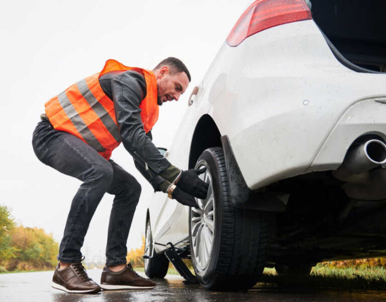 Don’t Get Stuck! The Ultimate Guide to Roadside Assistance Services