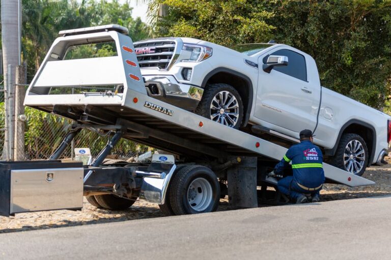 Emergency Tow Truck Services Springfield MO: 24/7 Help